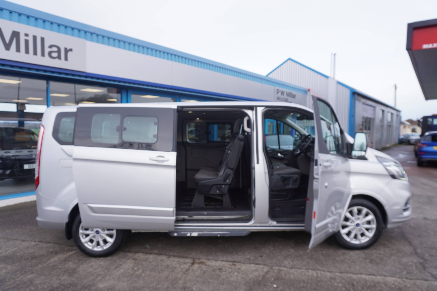 Used Ford Tourneo Custom 2023 for sale - 77152419: Photo 3