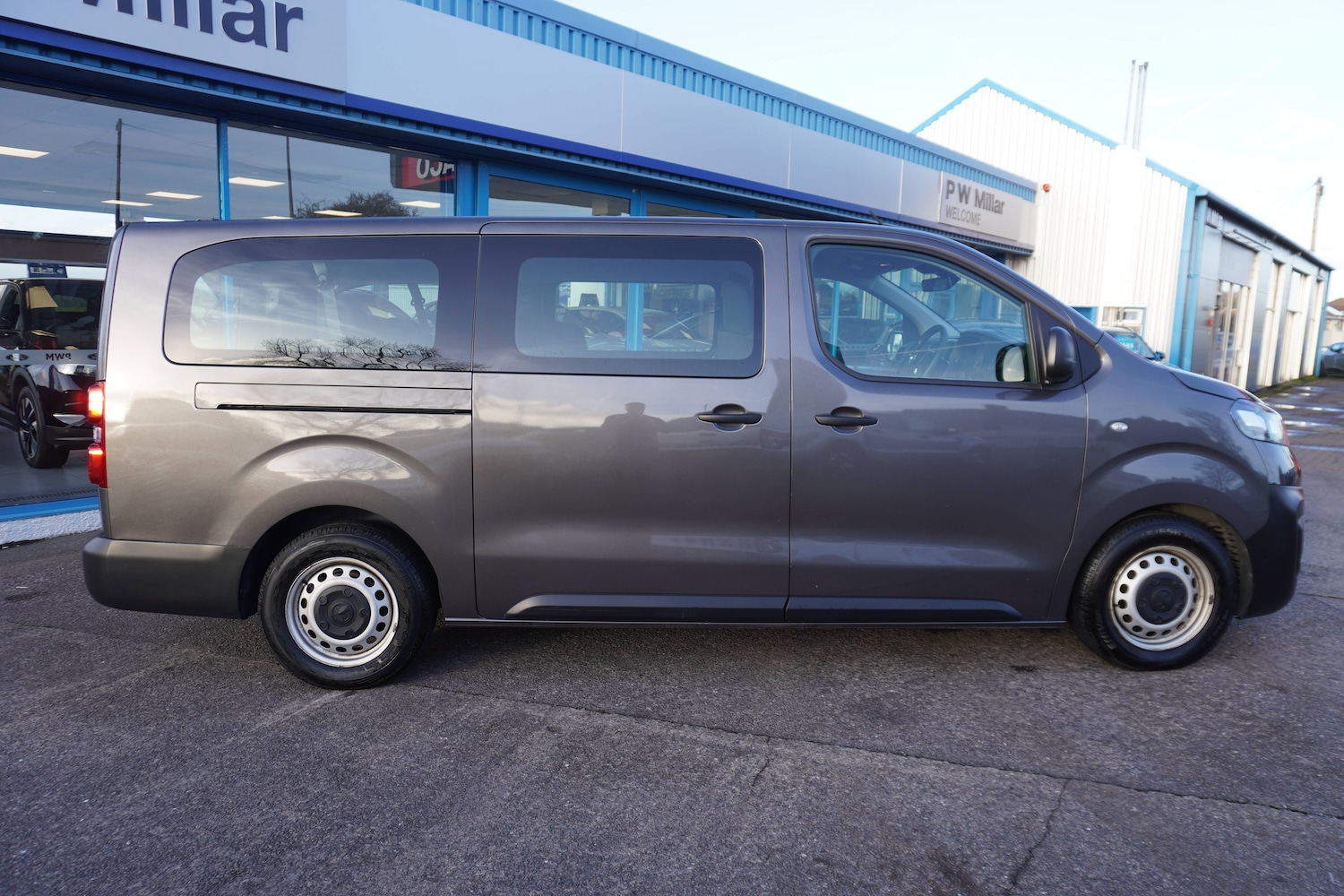 Used Vauxhall Vivaro Life 2022 for sale - 76931466: Photo 2