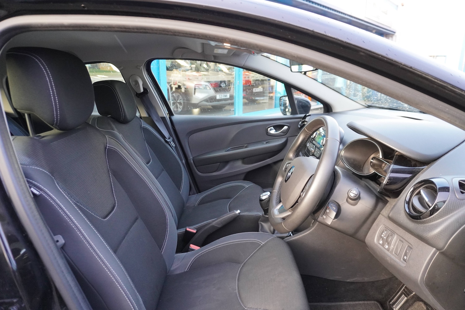 Used Renault Clio for sale - 76598675: Photo 5