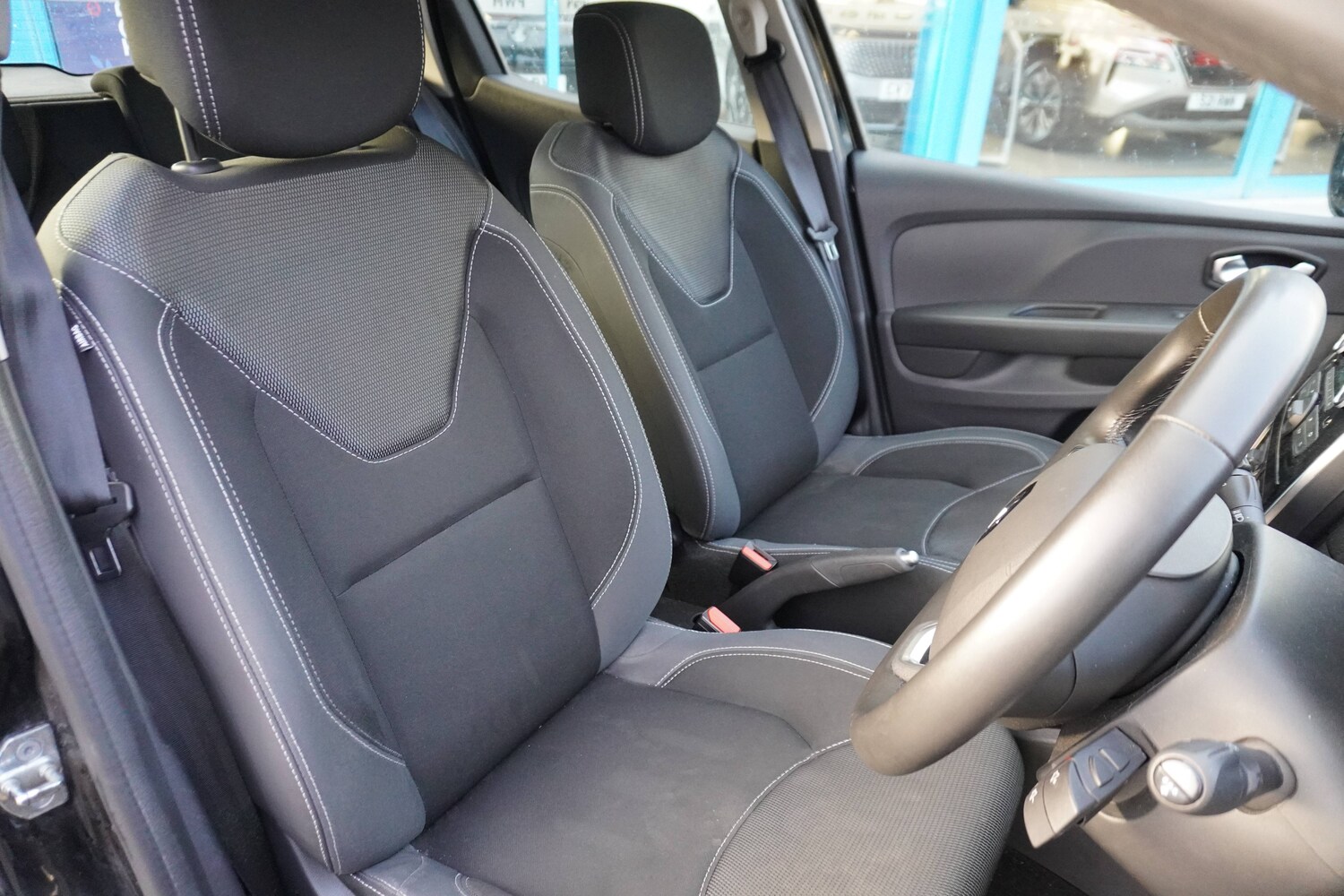 Used Renault Clio for sale - 76598675: Photo 6