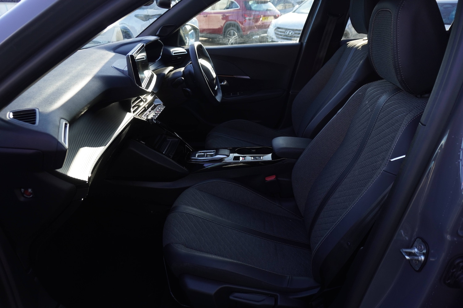 Used Peugeot 2008 2025 for sale - 76638825: Photo 15