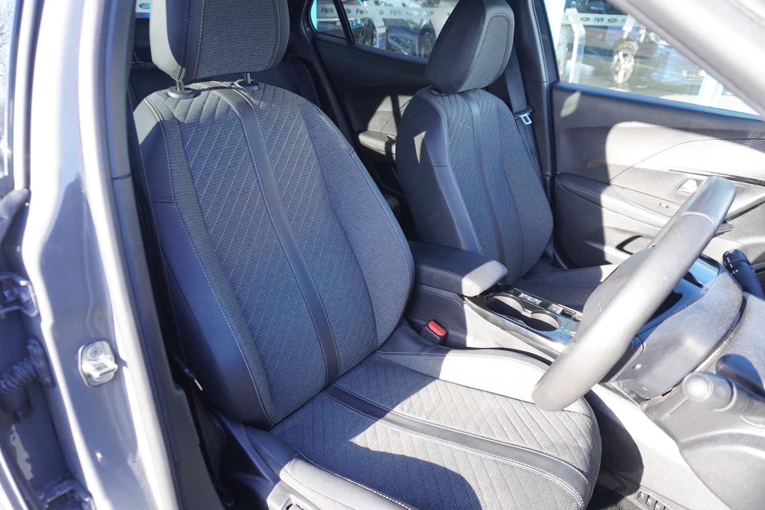 Used Peugeot 2008 2025 for sale - 76638825: Photo 6