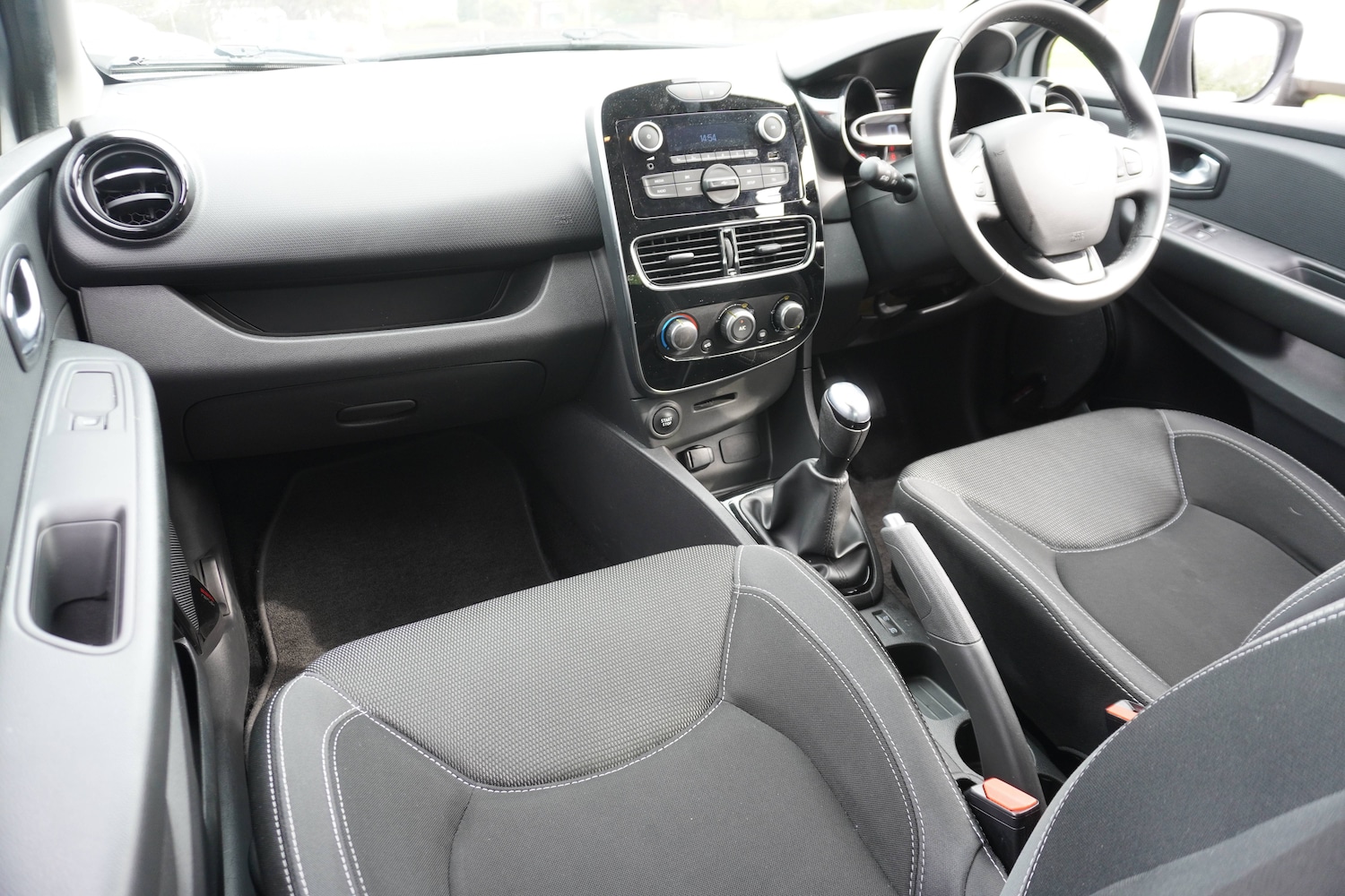 Used Renault Clio 2025 for sale - 76598620: Photo 19