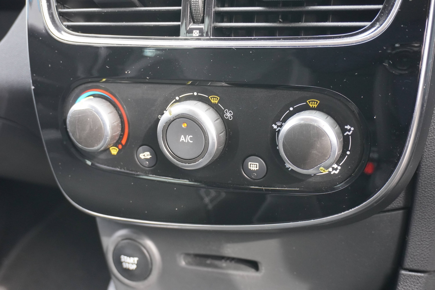 Used Renault Clio 2025 for sale - 76598620: Photo 25