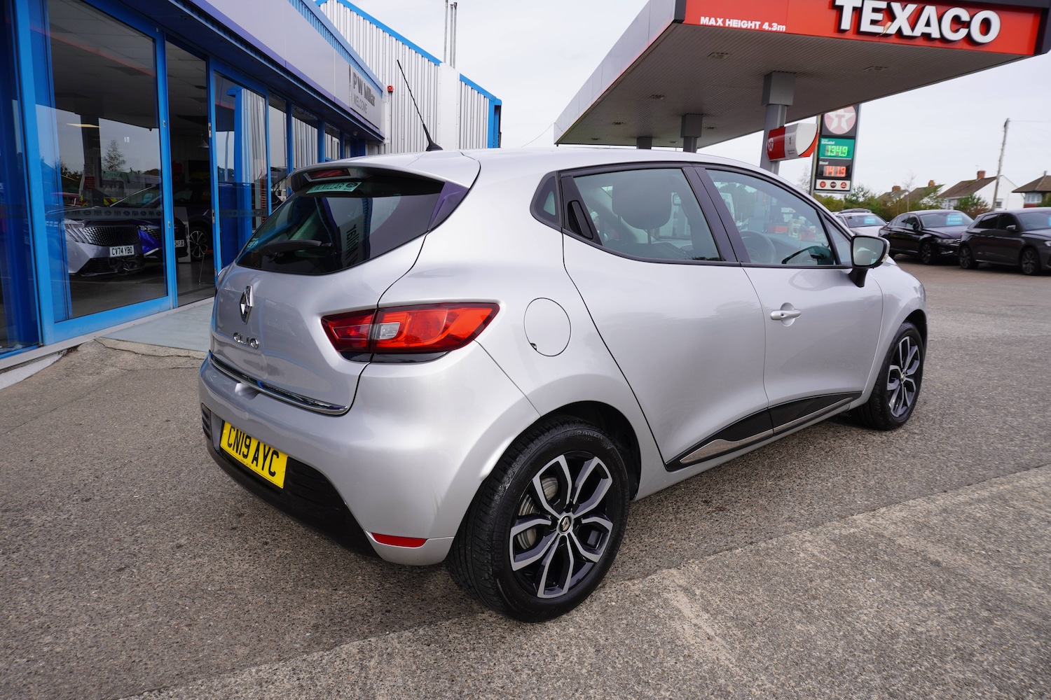 Used Renault Clio 2025 for sale - 76598620: Photo 3