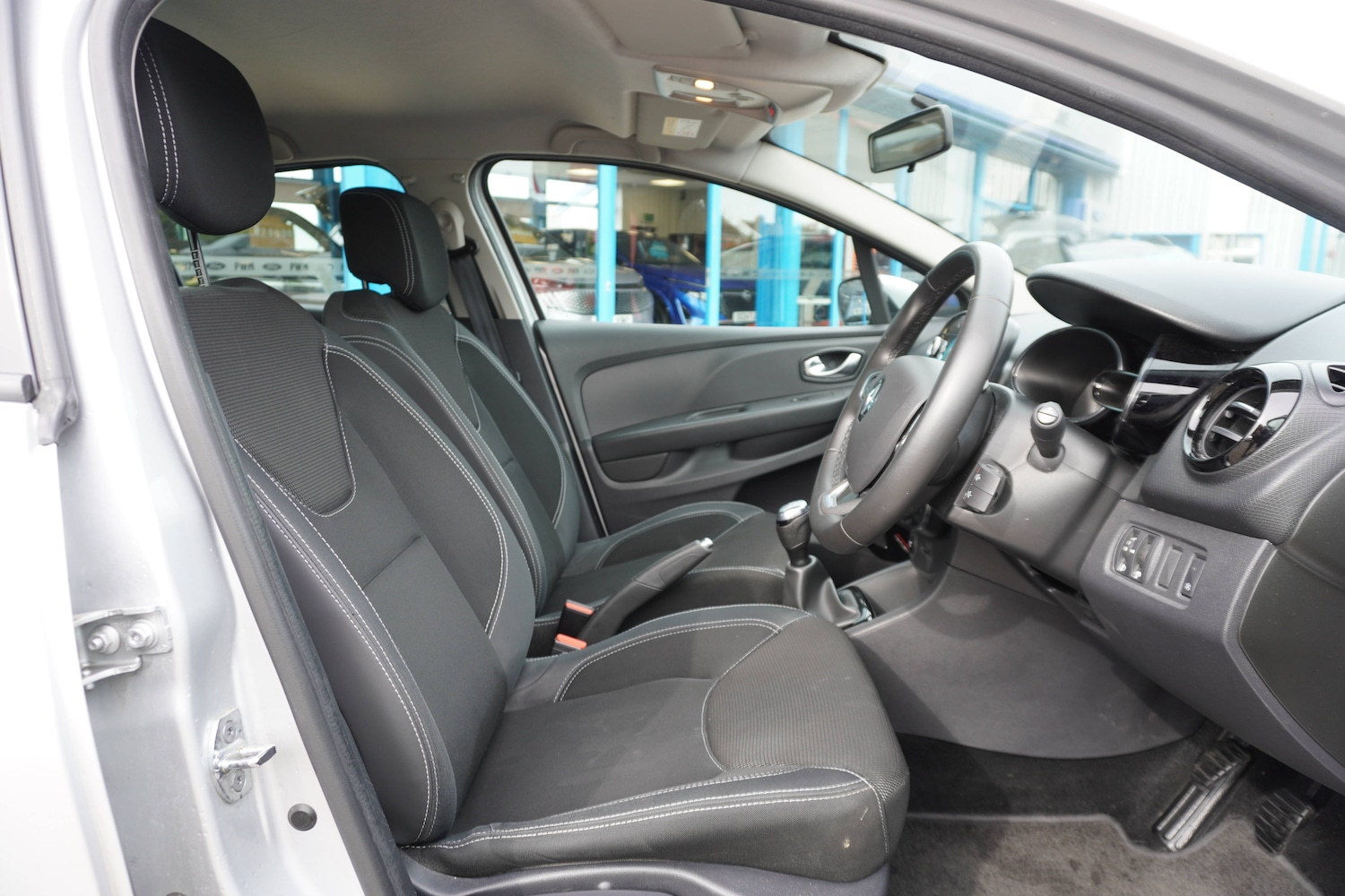 Used Renault Clio 2025 for sale - 76598620: Photo 5