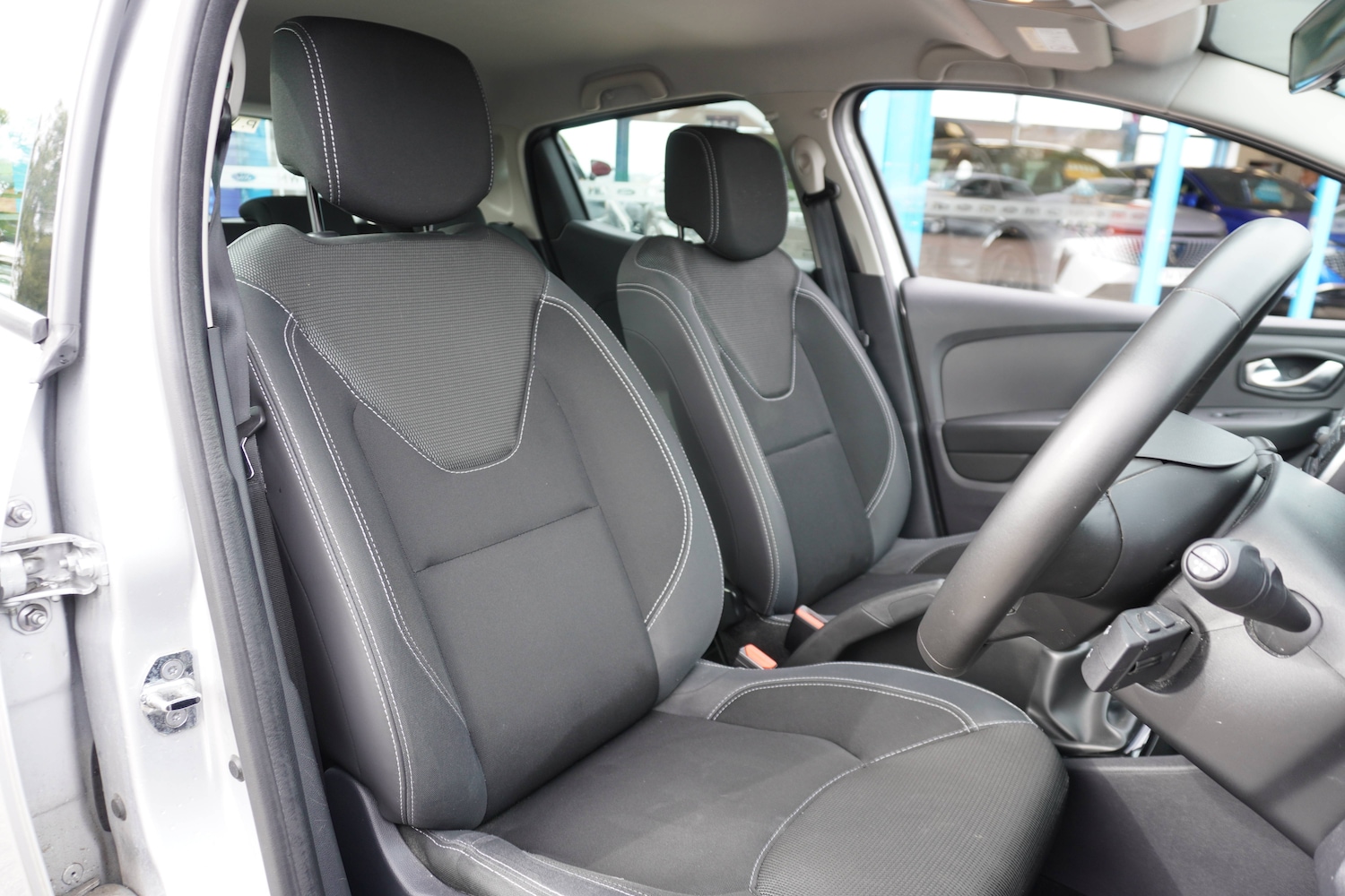 Used Renault Clio 2025 for sale - 76598620: Photo 8