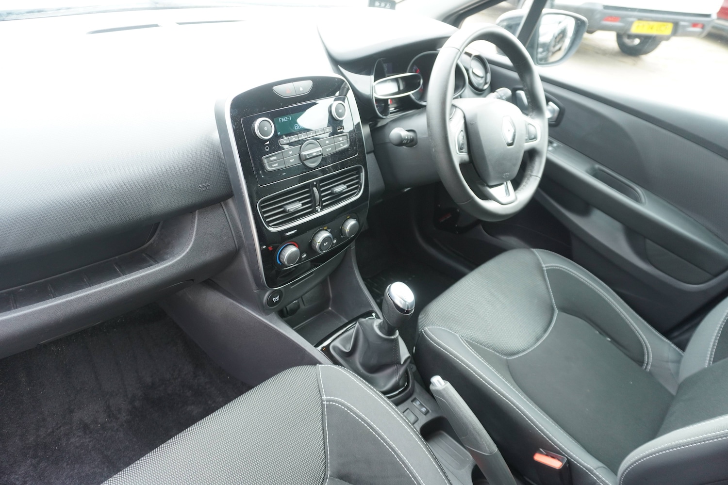 Used Renault Clio 2025 for sale - 76598693: Photo 15