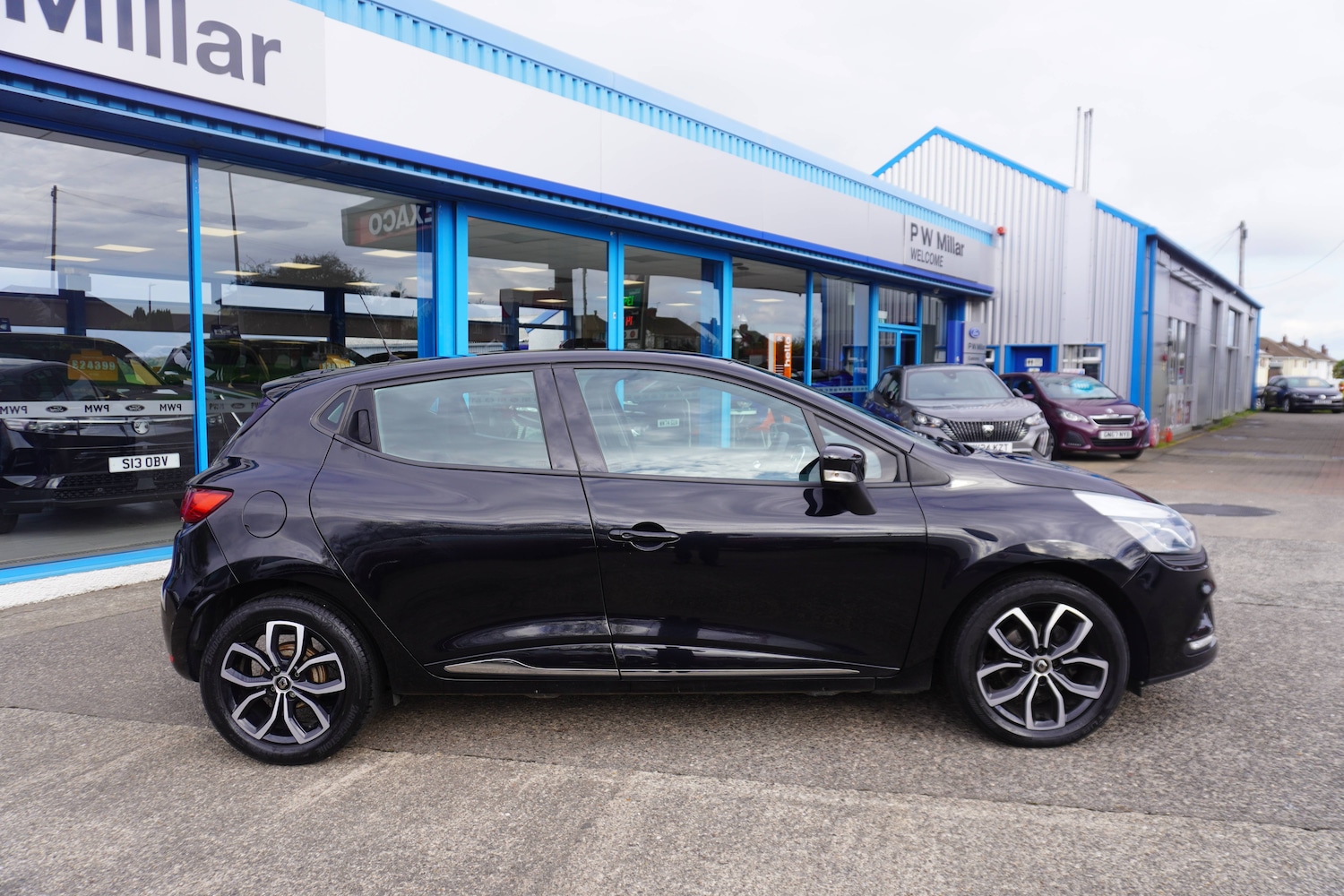 Used Renault Clio 2025 for sale - 76598693: Photo 2