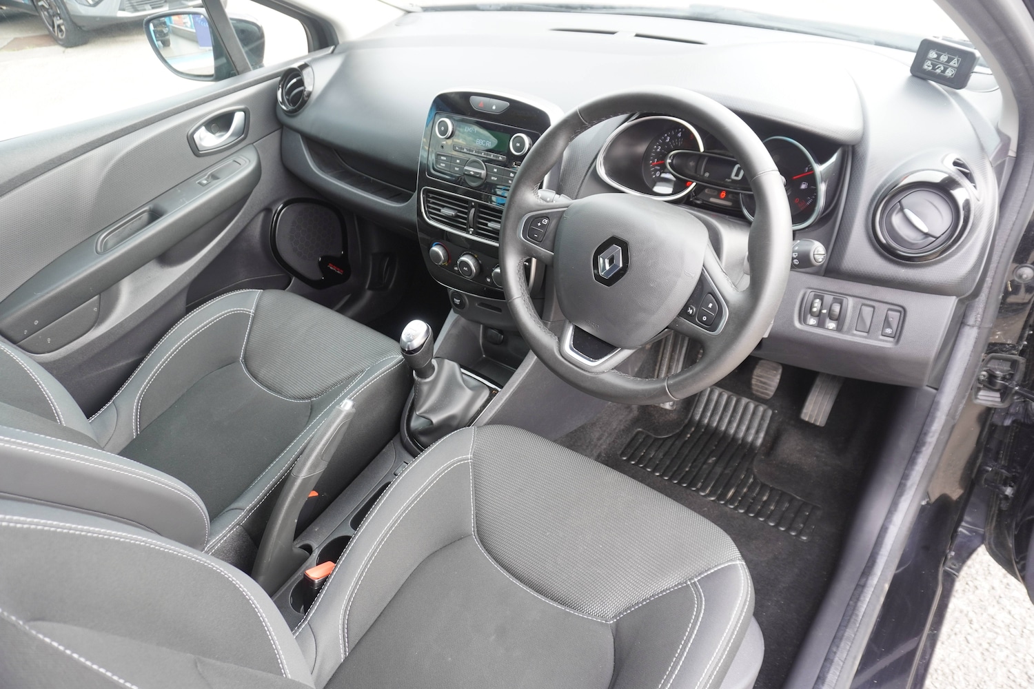 Used Renault Clio 2025 for sale - 76598693: Photo 4
