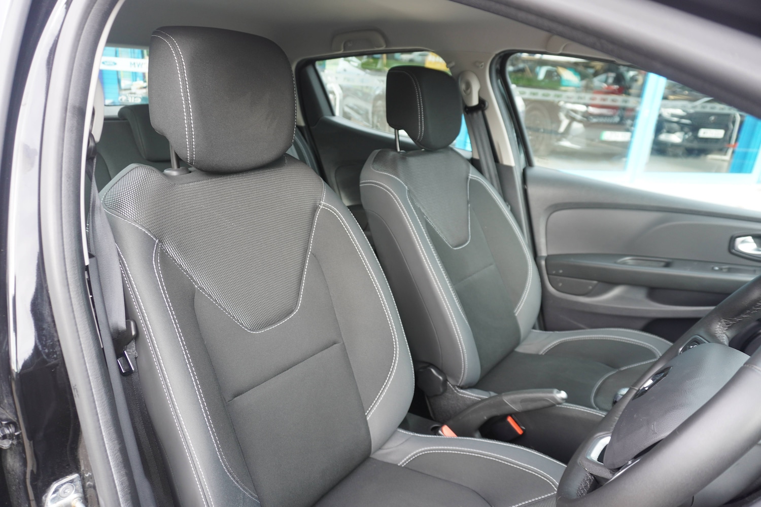 Used Renault Clio 2025 for sale - 76598693: Photo 6