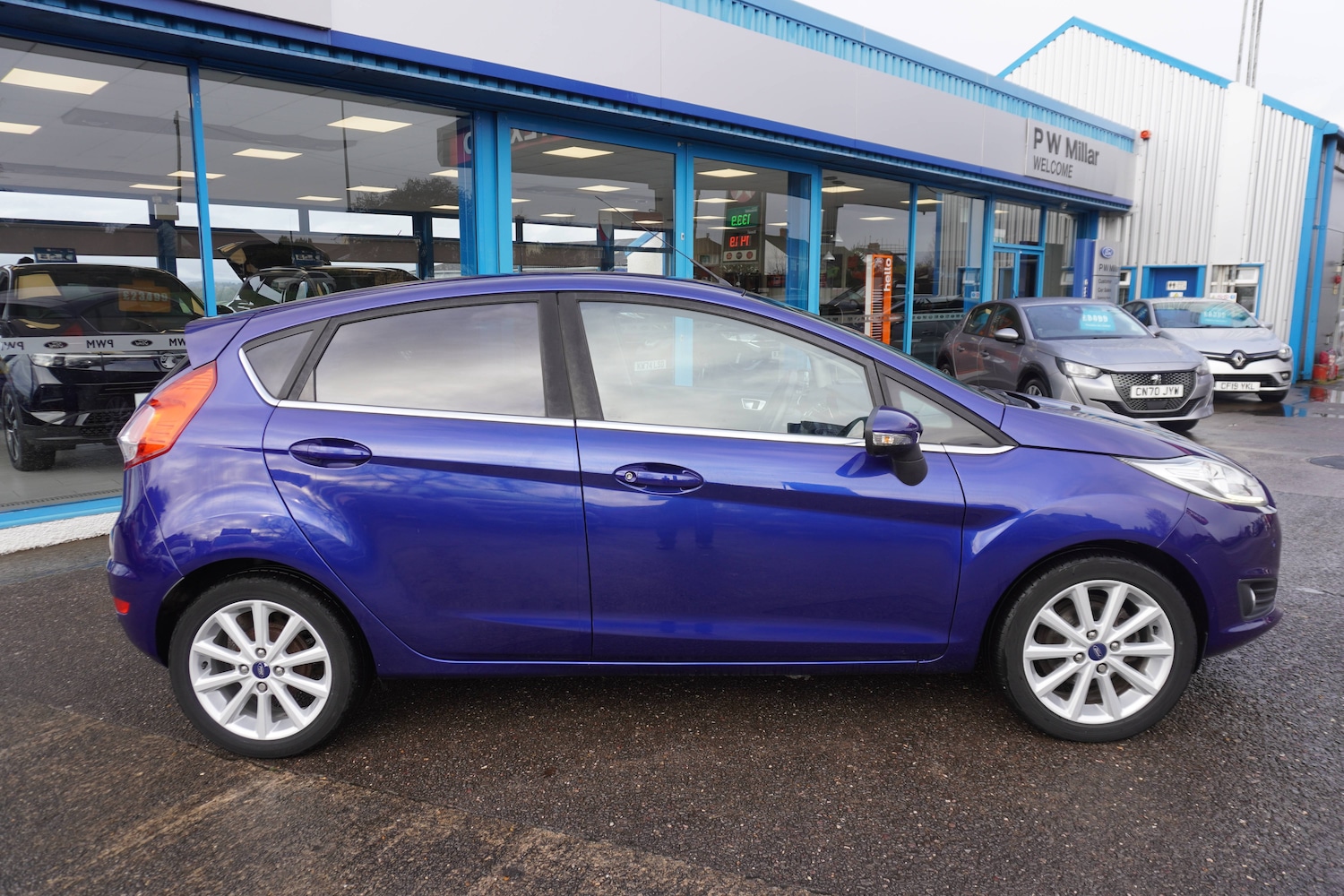Used Ford Fiesta 2015 for sale - 77187726: Photo 2