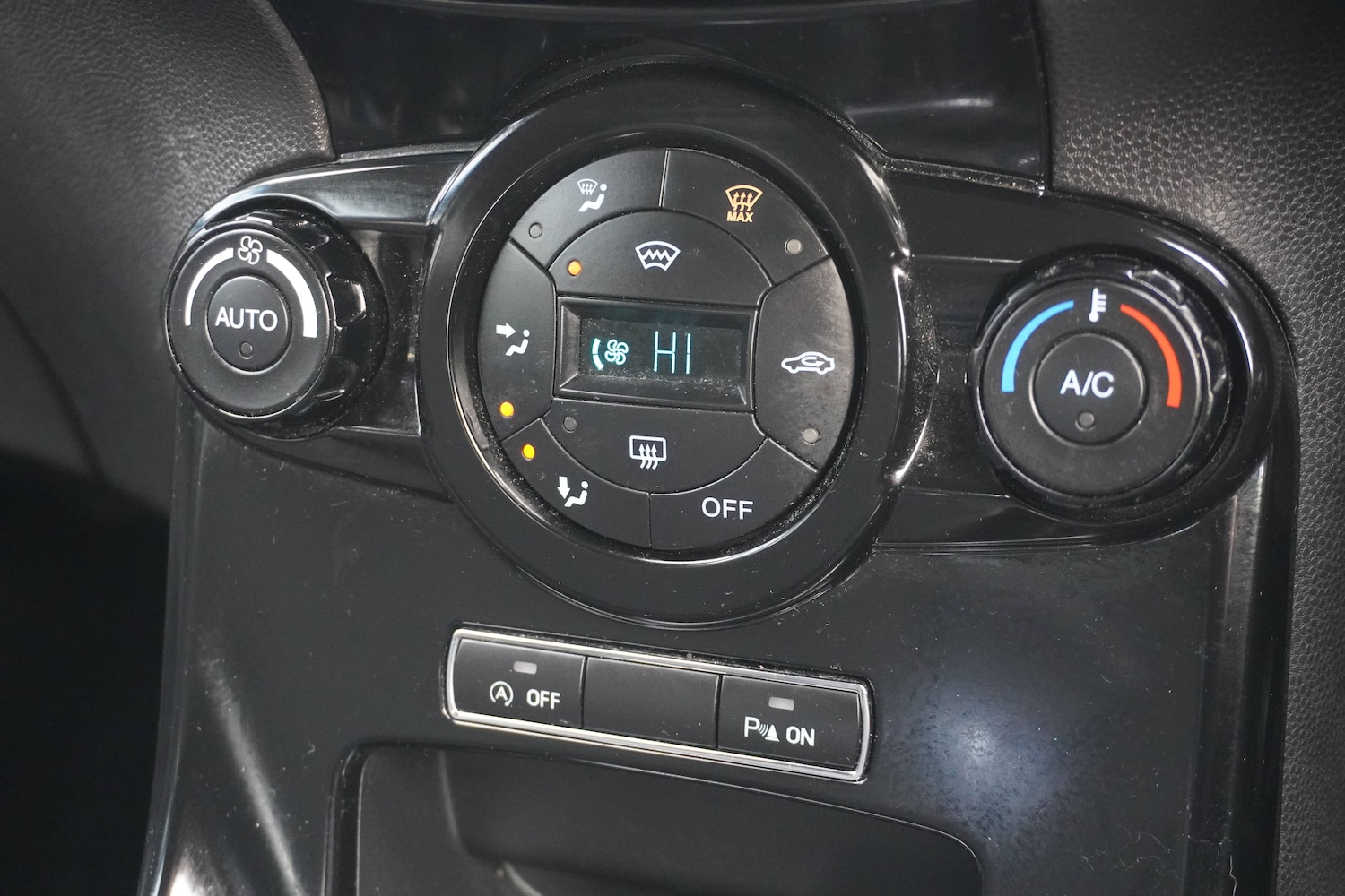 Used Ford Fiesta 2015 for sale - 77187726: Photo 24