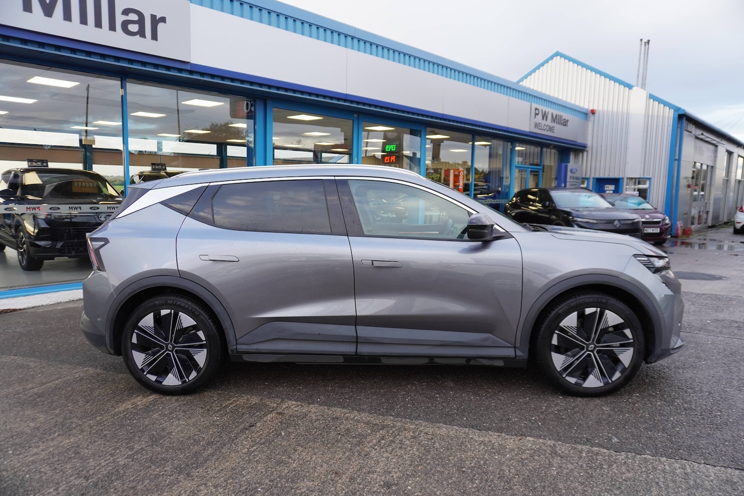 Used Renault Scenic 2024 for sale - 76598616: Photo 2