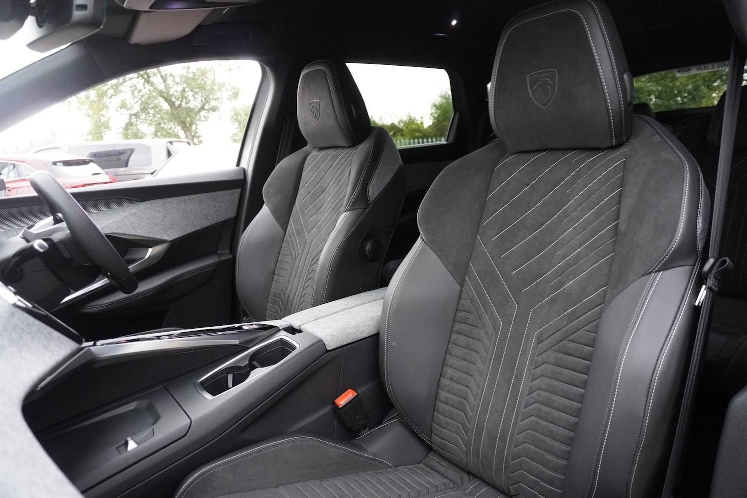 Used Peugeot E-5008 2024 for sale - 76598649: Photo 14