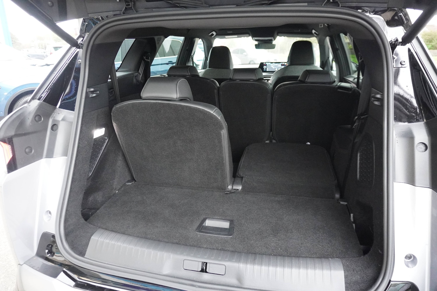 Used Peugeot E-5008 2024 for sale - 76598649: Photo 27