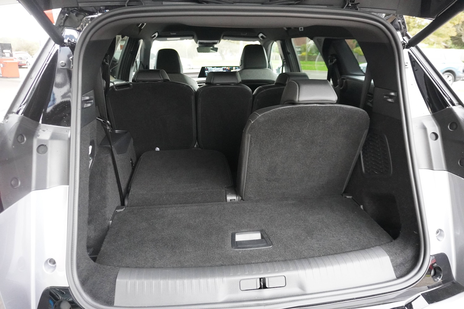 Used Peugeot E-5008 2024 for sale - 76598649: Photo 28