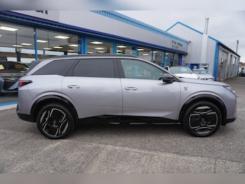 Used Peugeot E-5008 2024 for sale - 76598649: Photo