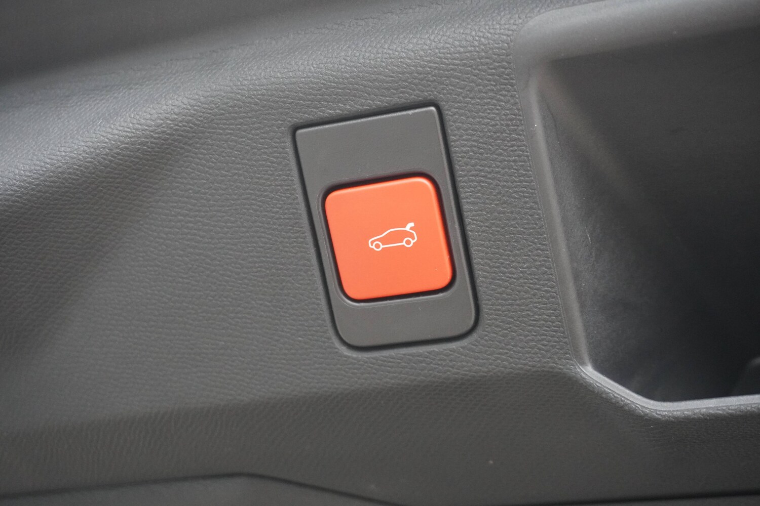 Used Peugeot E-5008 2024 for sale - 76598649: Photo 31