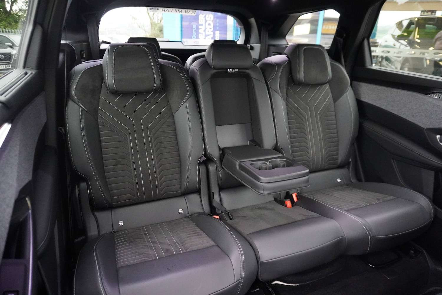 Used Peugeot E-5008 2024 for sale - 76598649: Photo 33