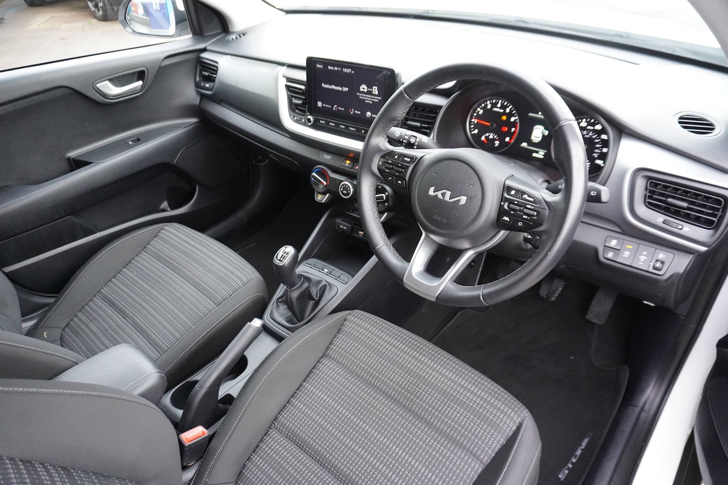Used Kia Stonic 2023 for sale - 76598606: Photo 4