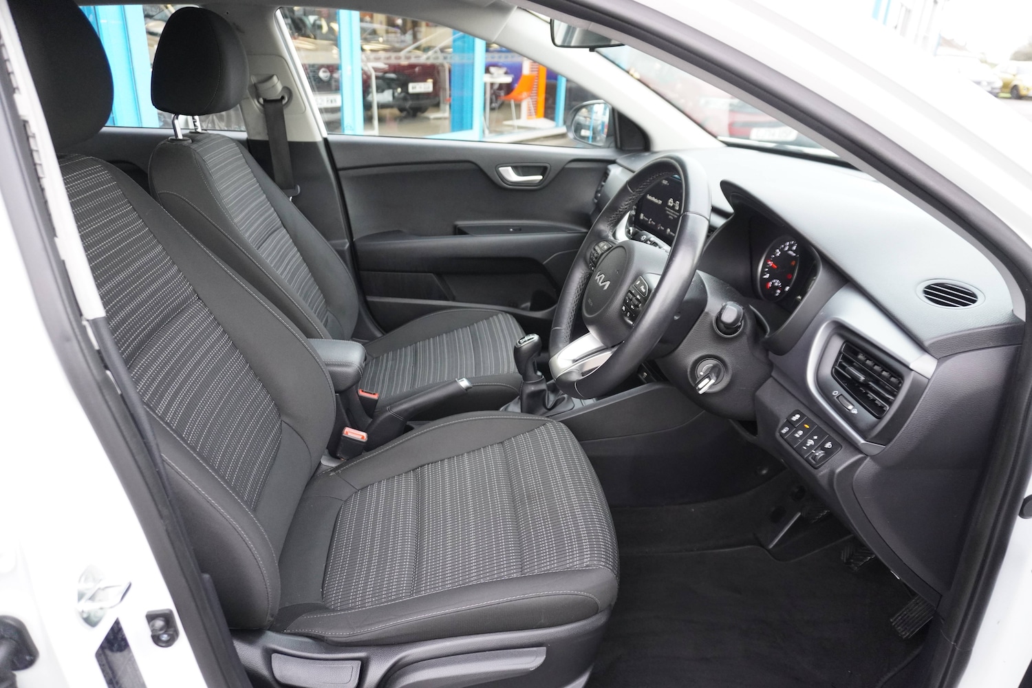 Used Kia Stonic 2023 for sale - 76598606: Photo 5