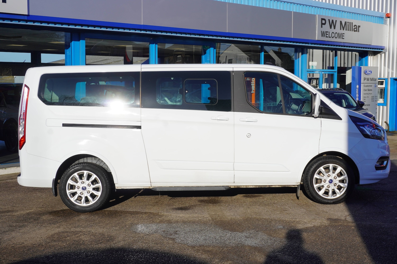Used Ford Tourneo Custom 2022 for sale - 76931464: Photo 2
