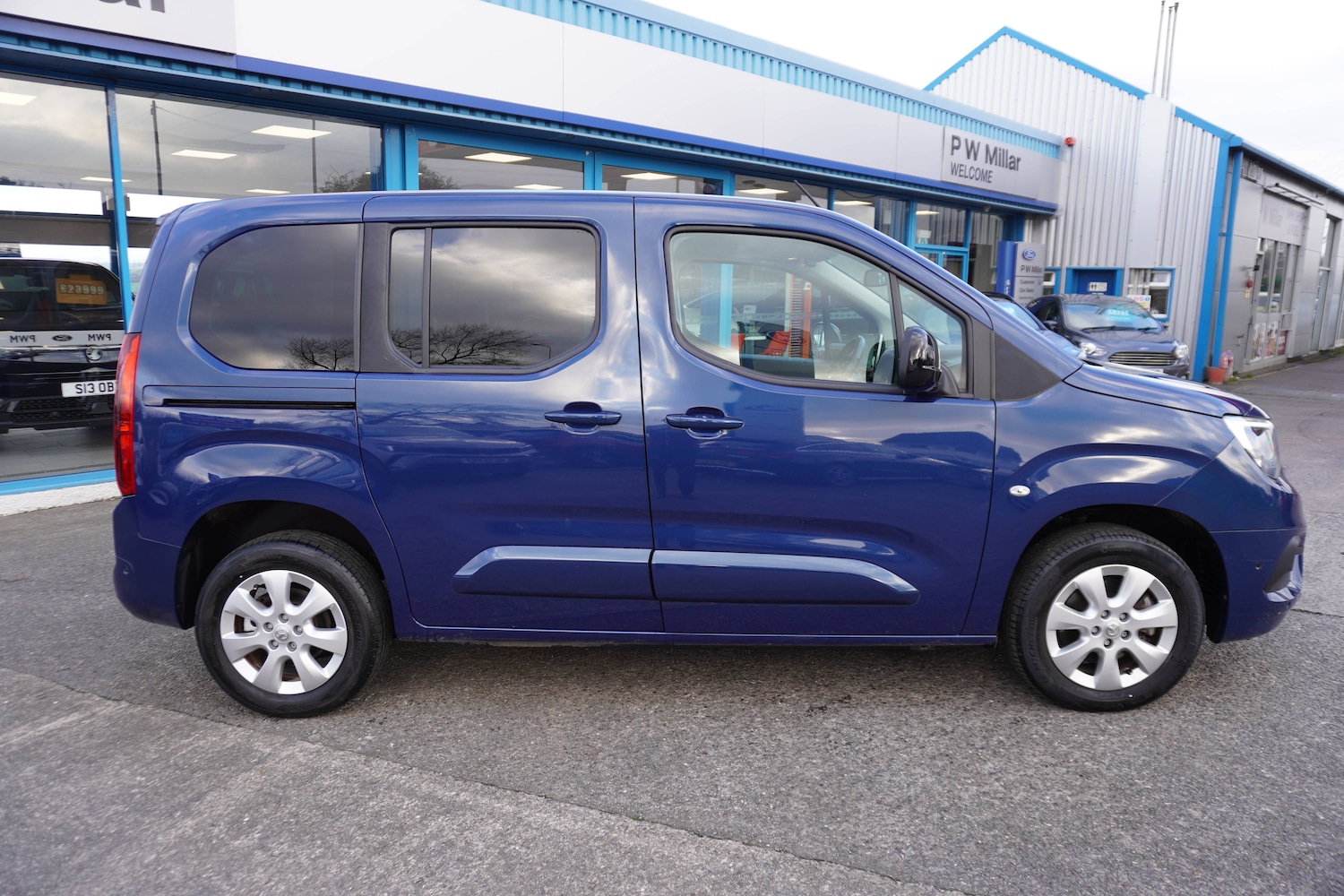 Used Vauxhall Combo Life 2022 for sale - 77046457: Photo 2