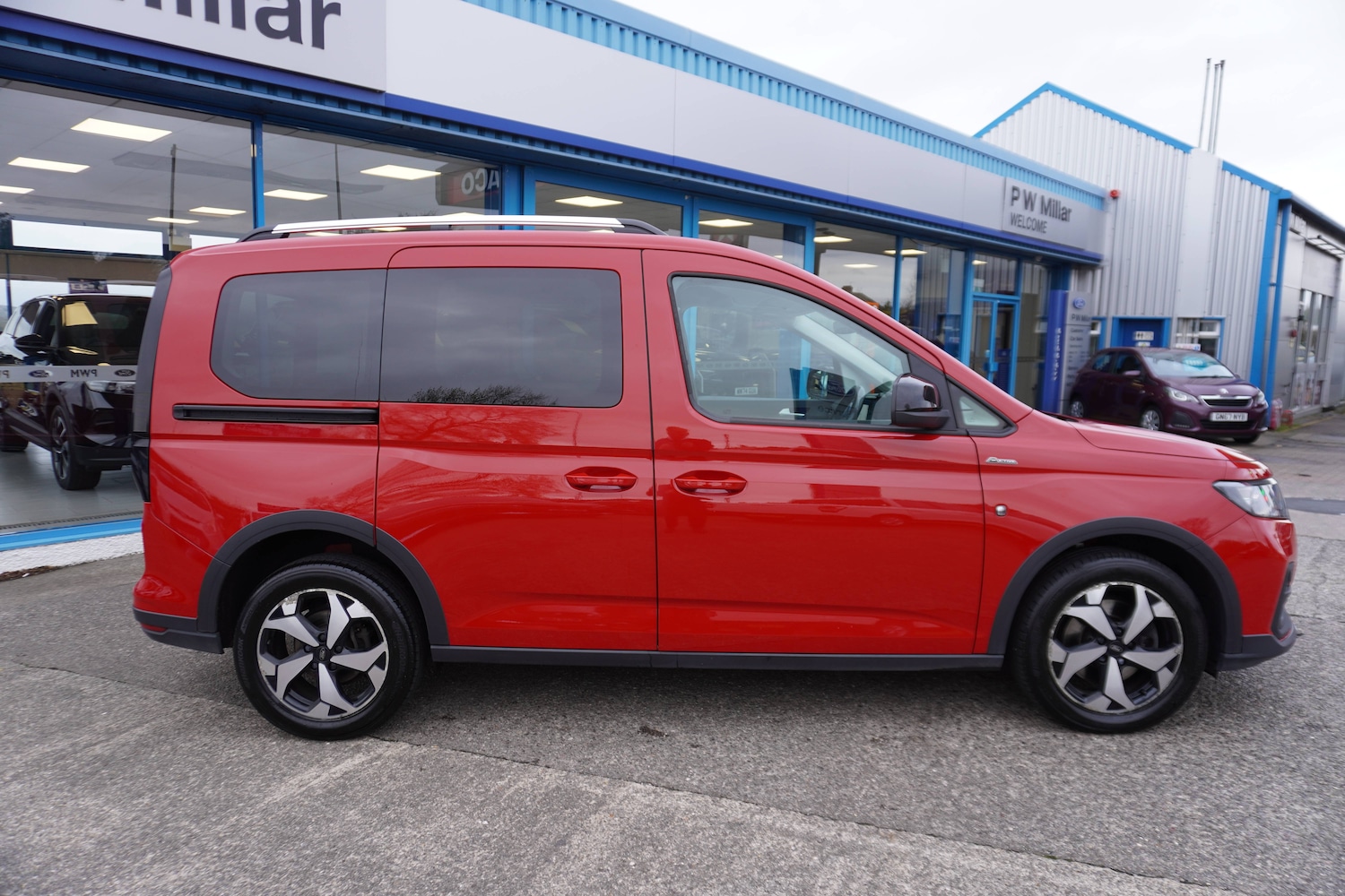 Used Ford Tourneo Connect 2022 for sale - 76598677: Photo 2