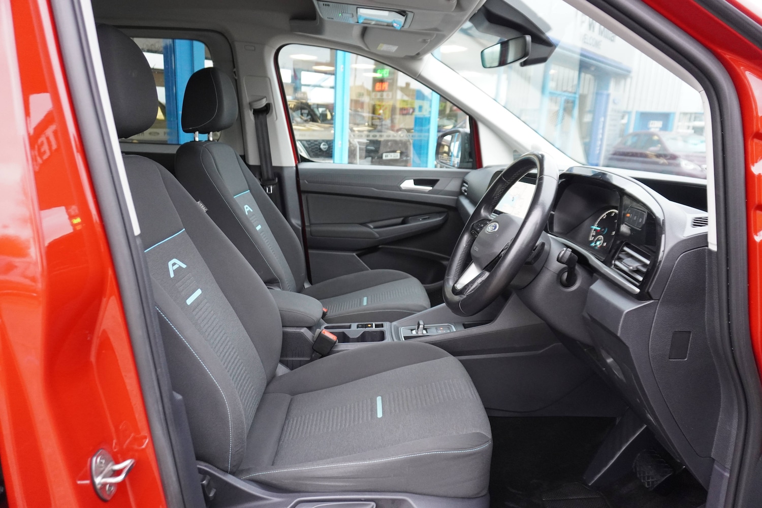 Used Ford Tourneo Connect 2022 for sale - 76598677: Photo 6