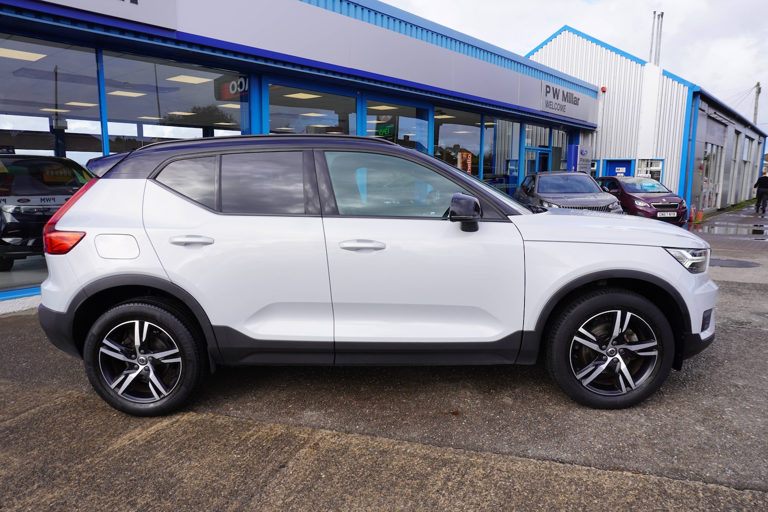 Used Volvo XC40 2020 for sale - 76598638: Photo 2