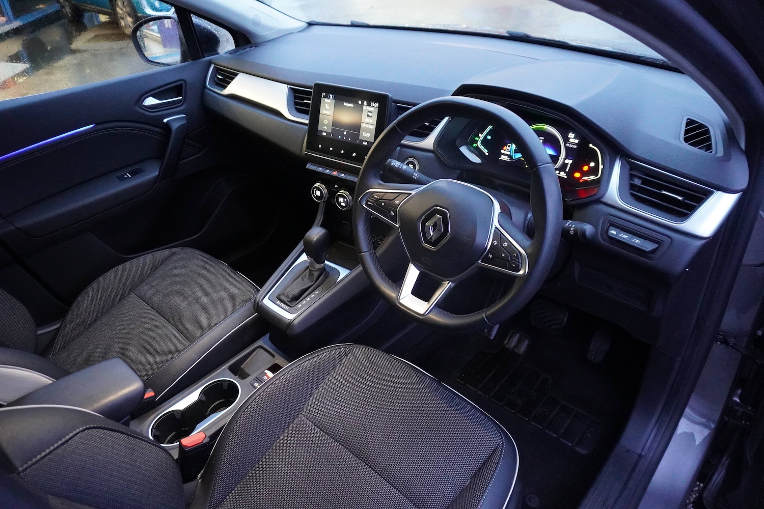 Used Renault Captur 2023 for sale - 76909322: Photo 4