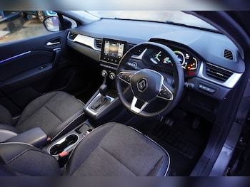 Used Renault Captur 2023 for sale - 76909322: Photo