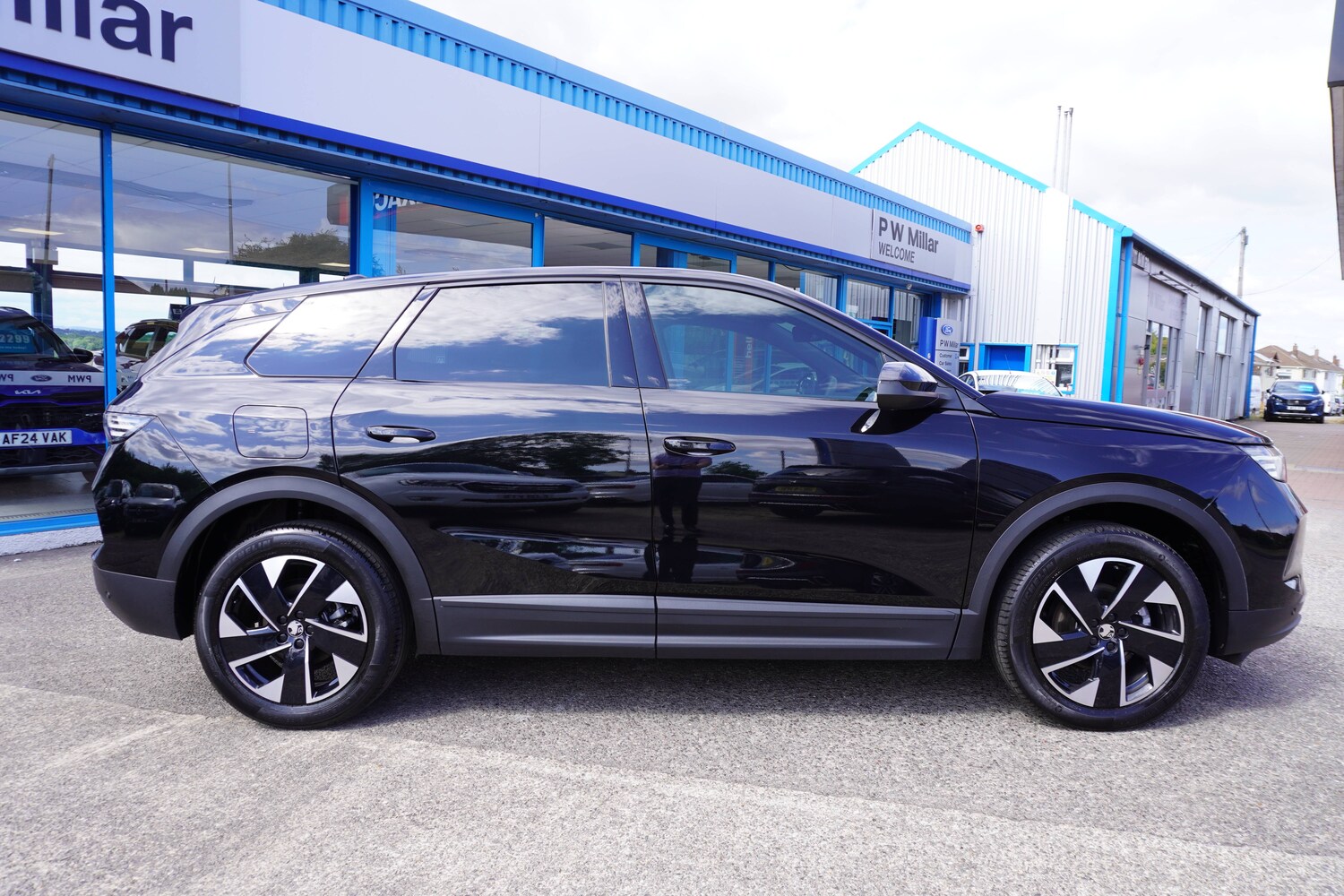 Used Vauxhall Grandland 2025 for sale - 76598624: Photo 2