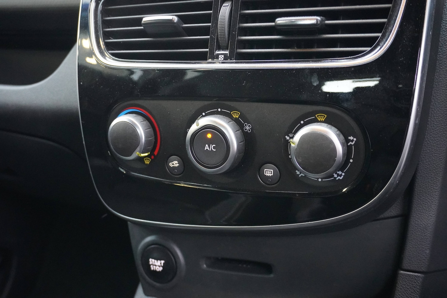 Used Renault Clio 2025 for sale - 76598698: Photo 24