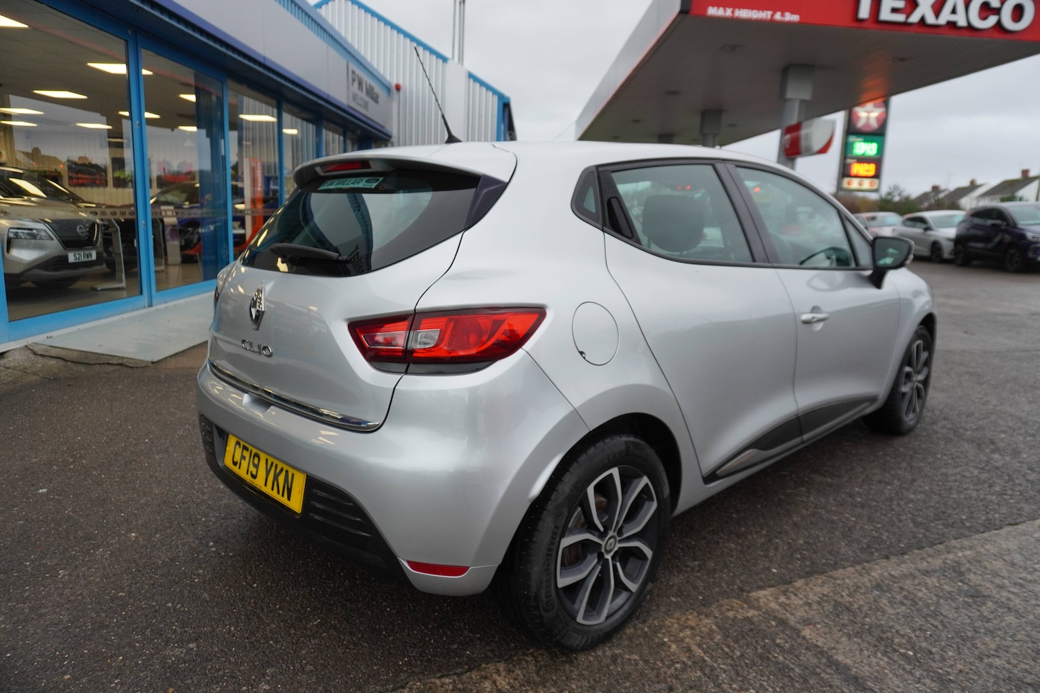 Used Renault Clio 2025 for sale - 76598698: Photo 3