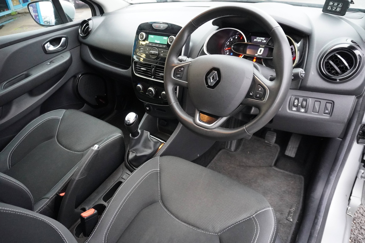 Used Renault Clio 2025 for sale - 76598698: Photo 4