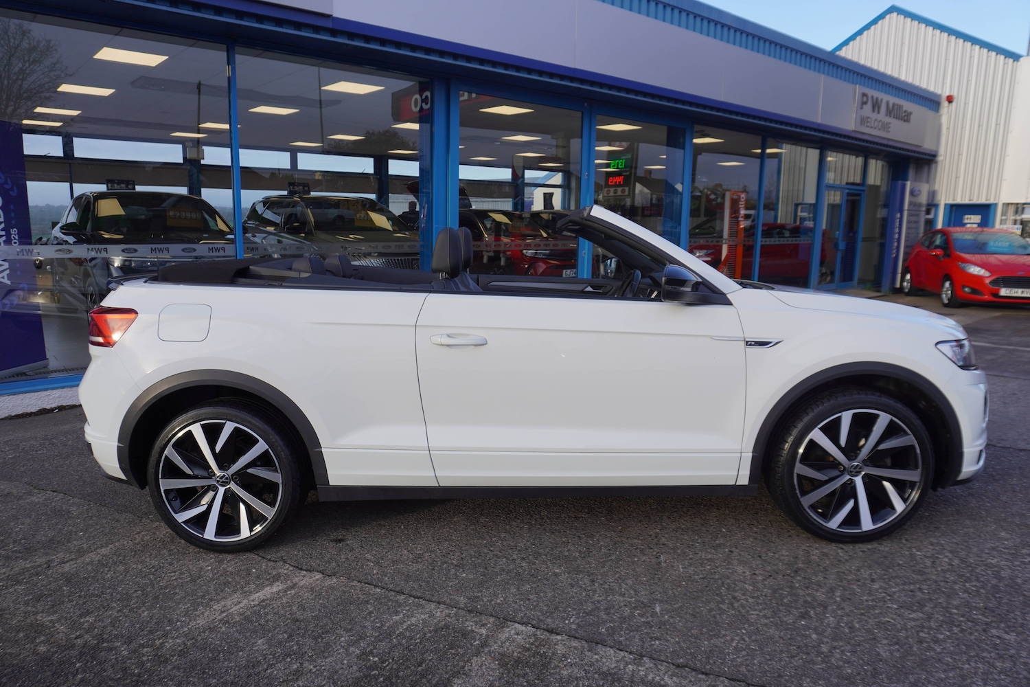 Used Volkswagen T-Roc 2021 for sale - 76763386: Photo 2