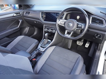 Used Volkswagen T-Roc 2021 for sale - 76763386: Photo