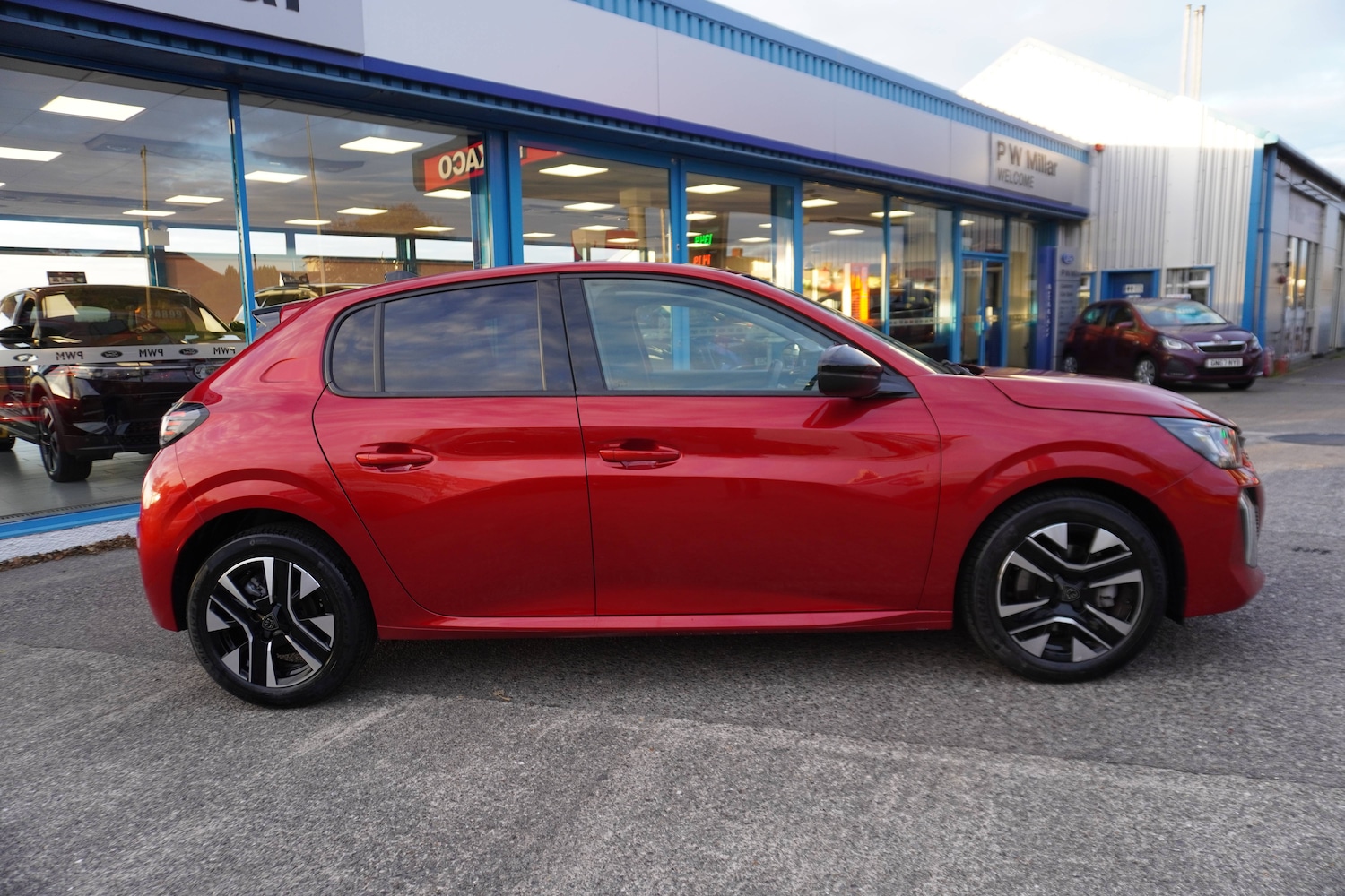 Used Peugeot 208 2024 for sale - 76598651: Photo 2
