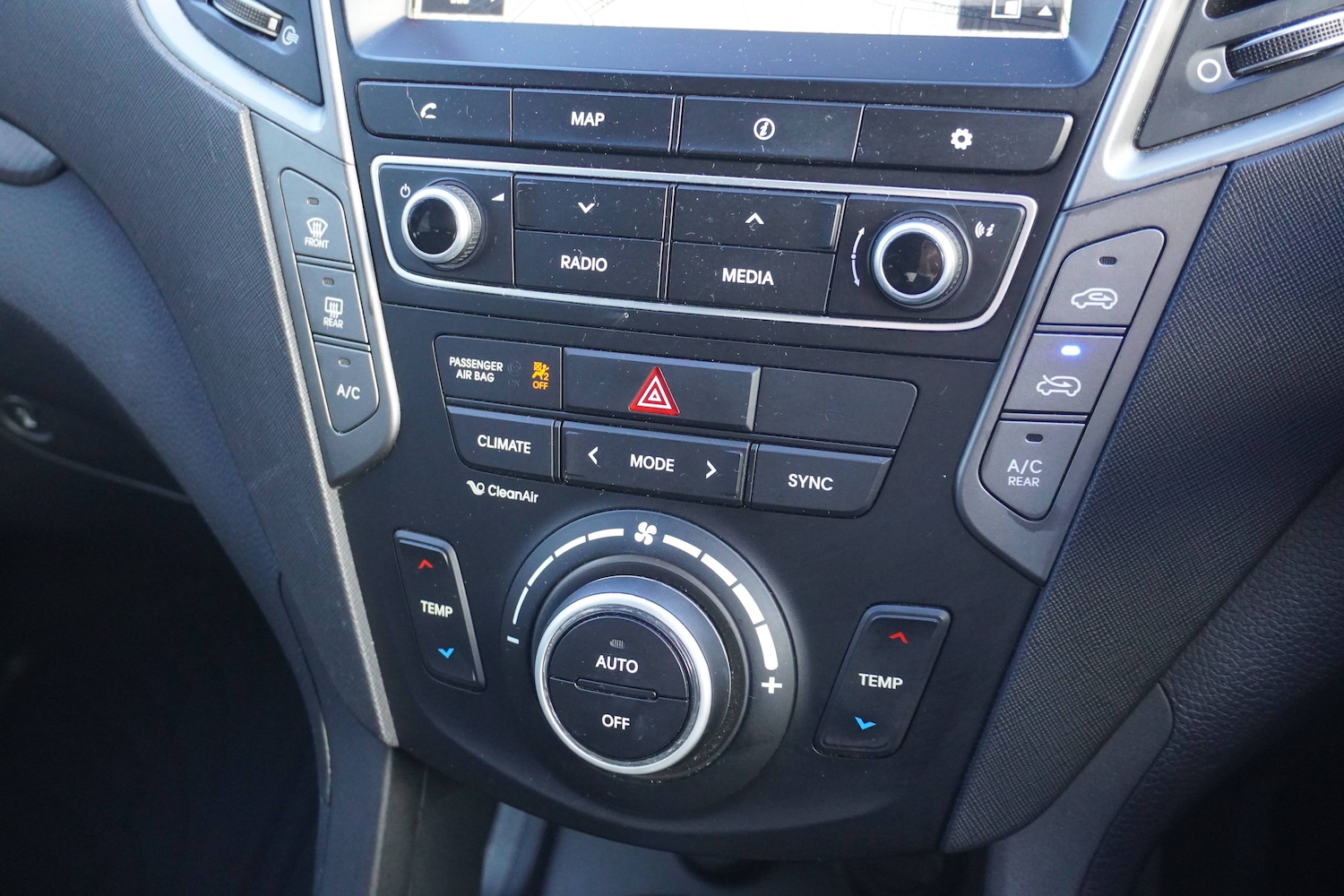 Used Hyundai Santa Fe 2016 for sale - 76627441: Photo 23