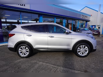 Used Hyundai Santa Fe 2016 for sale - 76627441: Photo