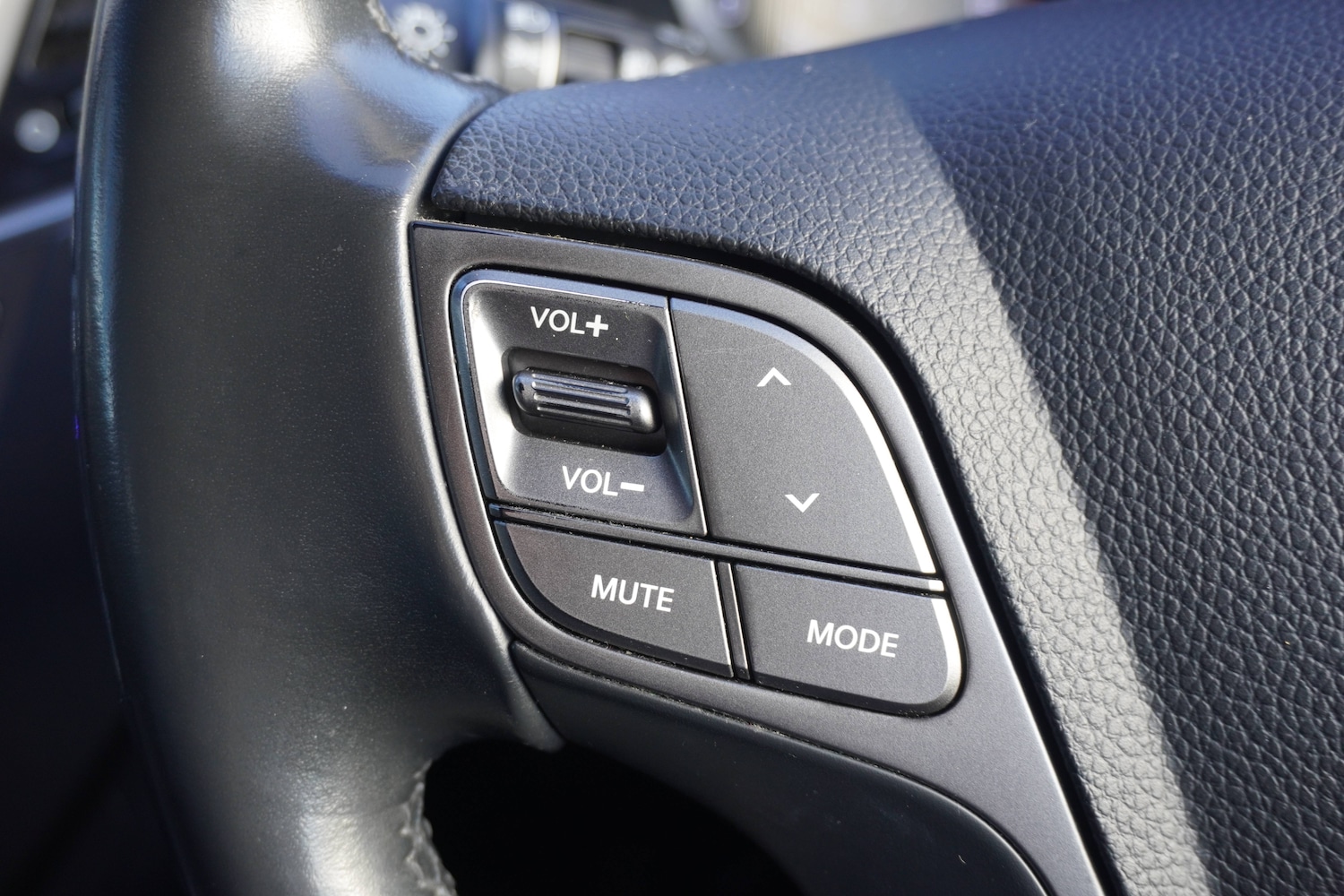 Used Hyundai Santa Fe 2016 for sale - 76627441: Photo 30