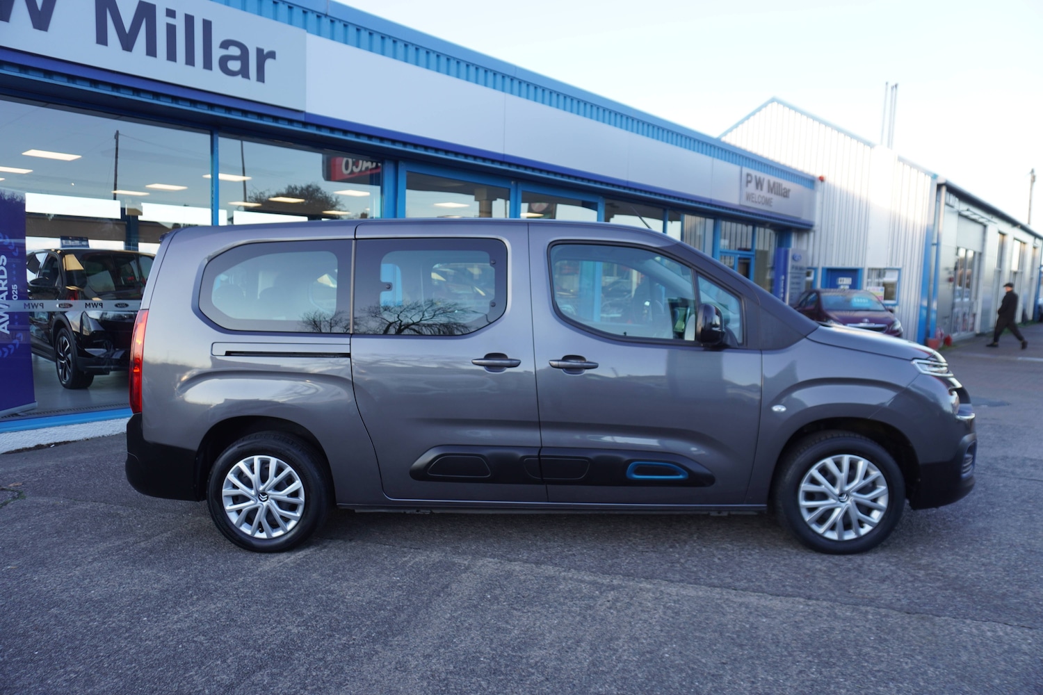 Used Citroen Berlingo 2023 for sale - 76694544: Photo 2