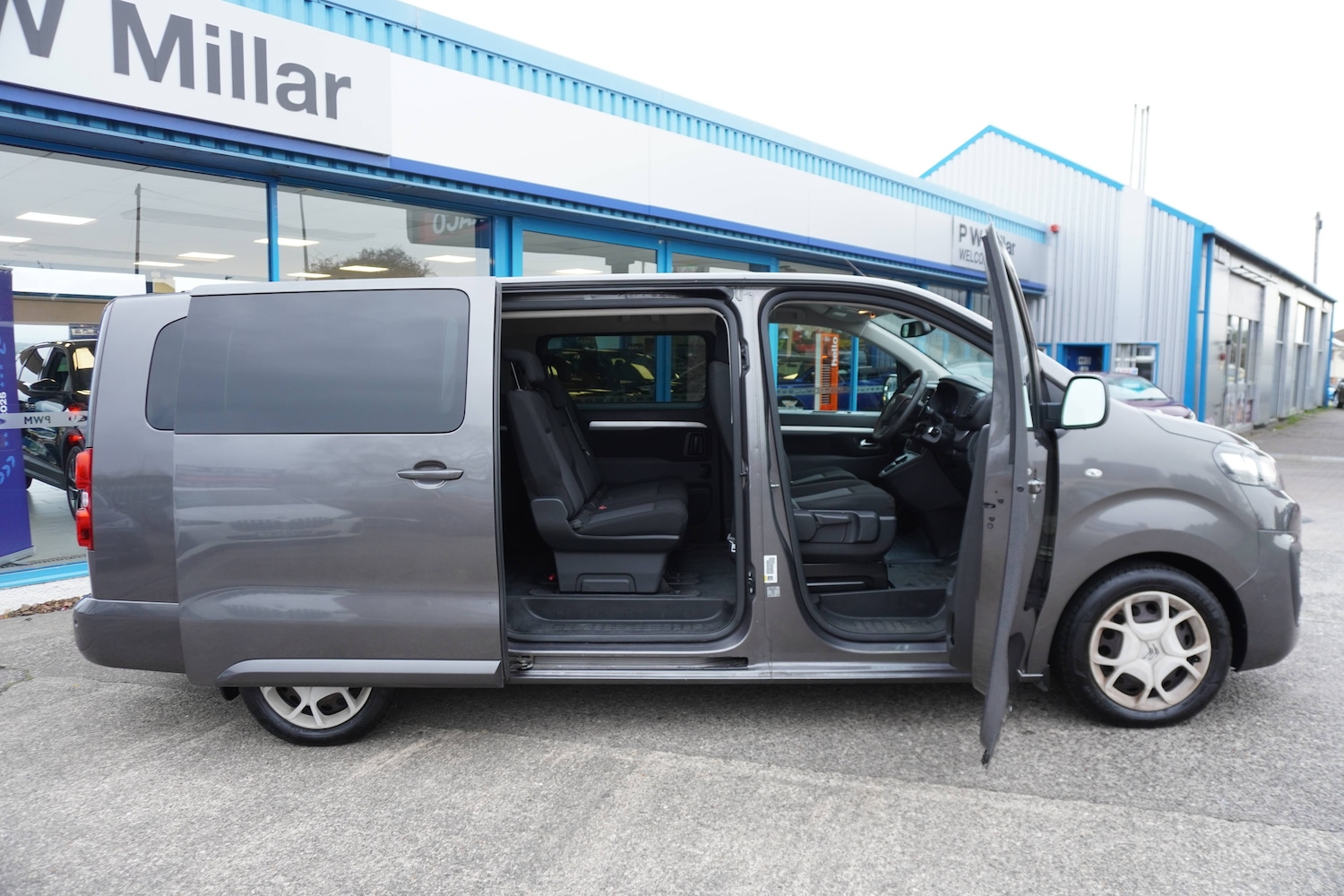 Used Citroen Space Tourer 2018 for sale - 76598617: Photo 2