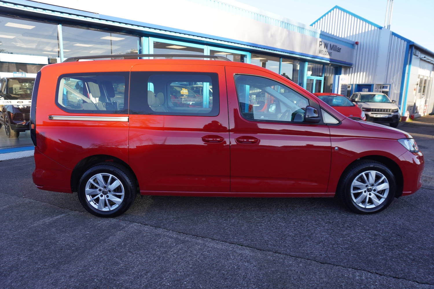 Used Volkswagen Caddy Maxi 2022 for sale - 76723396: Photo 2