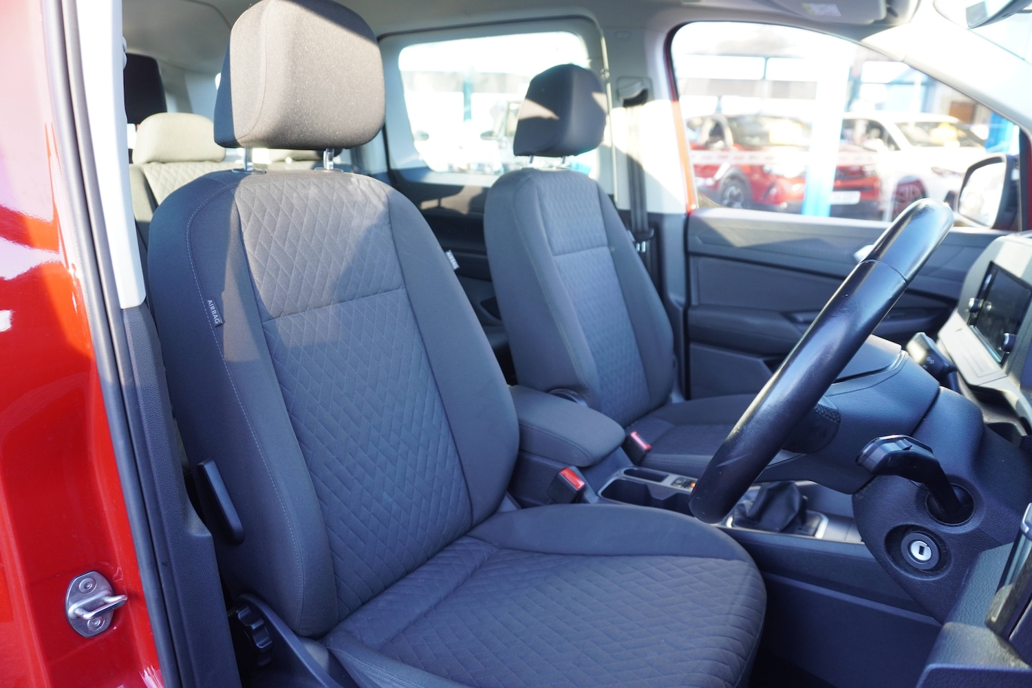 Used Volkswagen Caddy Maxi 2022 for sale - 76723396: Photo 5