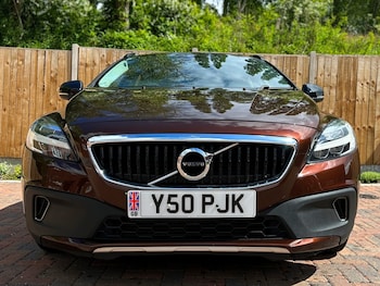 Used Volvo V40 2017 for sale - 78552987: Photo