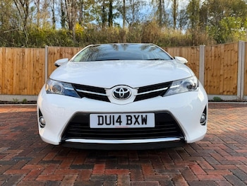 Used Toyota Auris 2014 for sale - 76449405: Photo