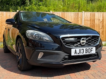 Used Volvo V40 2013 for sale - 79467681: Photo